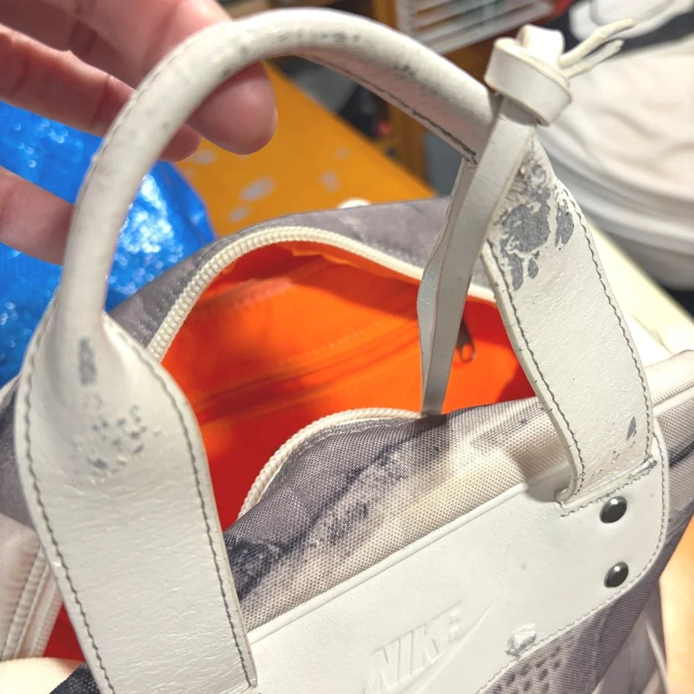 Vintage Nike Sportswear Messenger Bag Grey White Graphic Sneaker Retro Crossbody